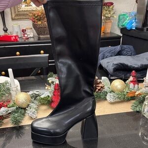 Sleek Black Heeled Boots for Women
